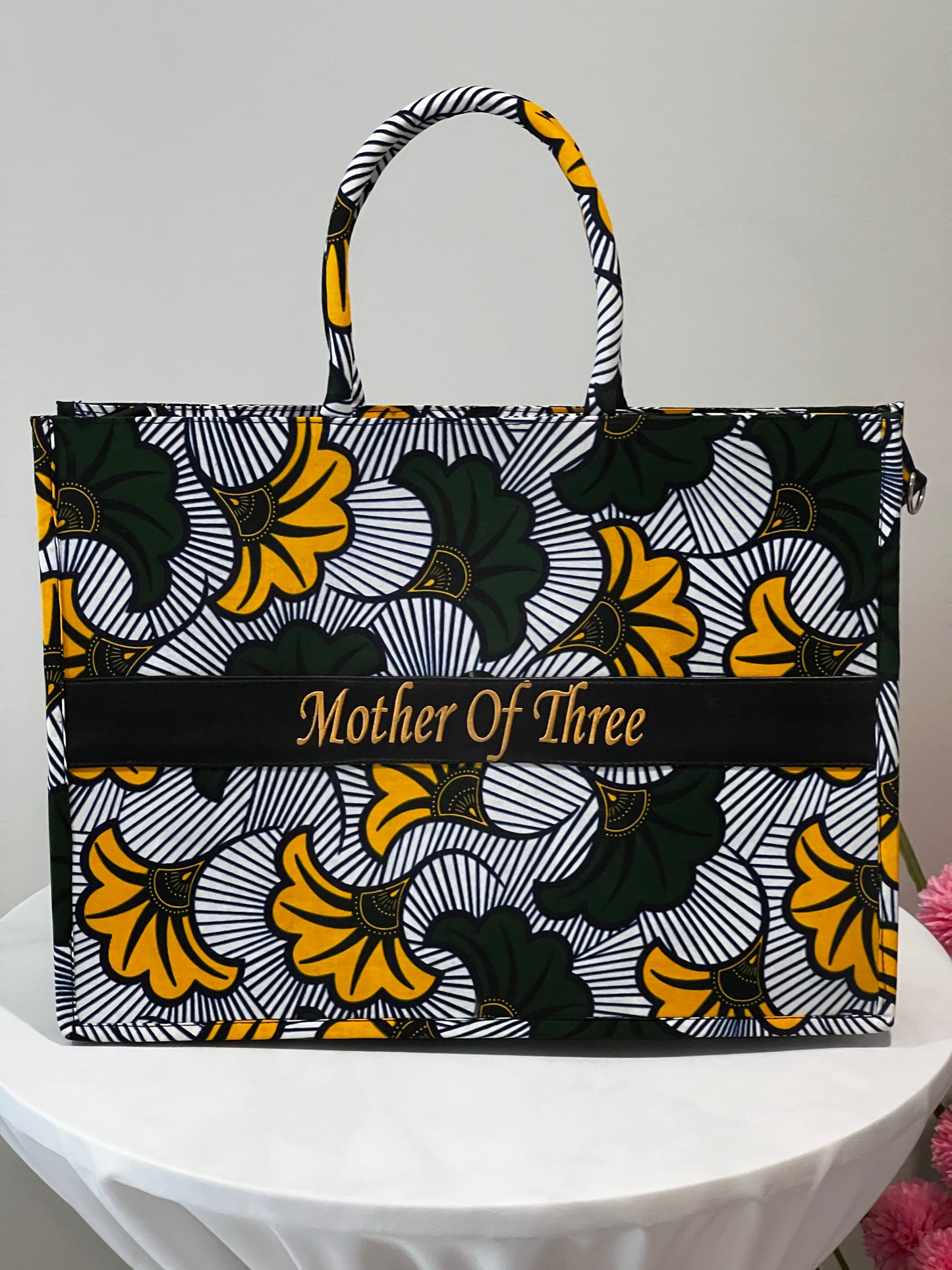 Tote. Mother of Three